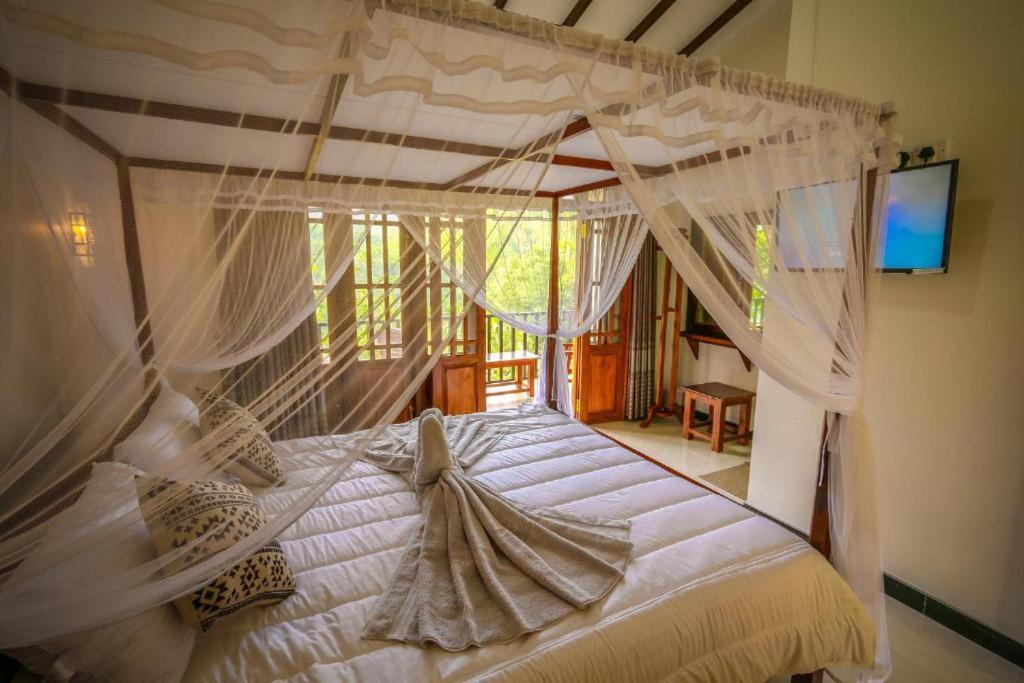 Mount Pleasant Ella Apartment Bagian luar foto